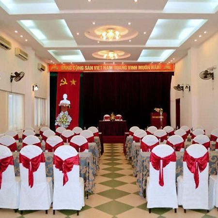 Vuong Hoan Hotel Вин Екстериор снимка